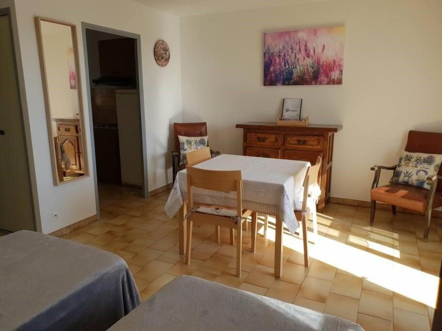 Residence Lou Cigaloun - Ana Location Греу-ле-Бен Екстер'єр фото