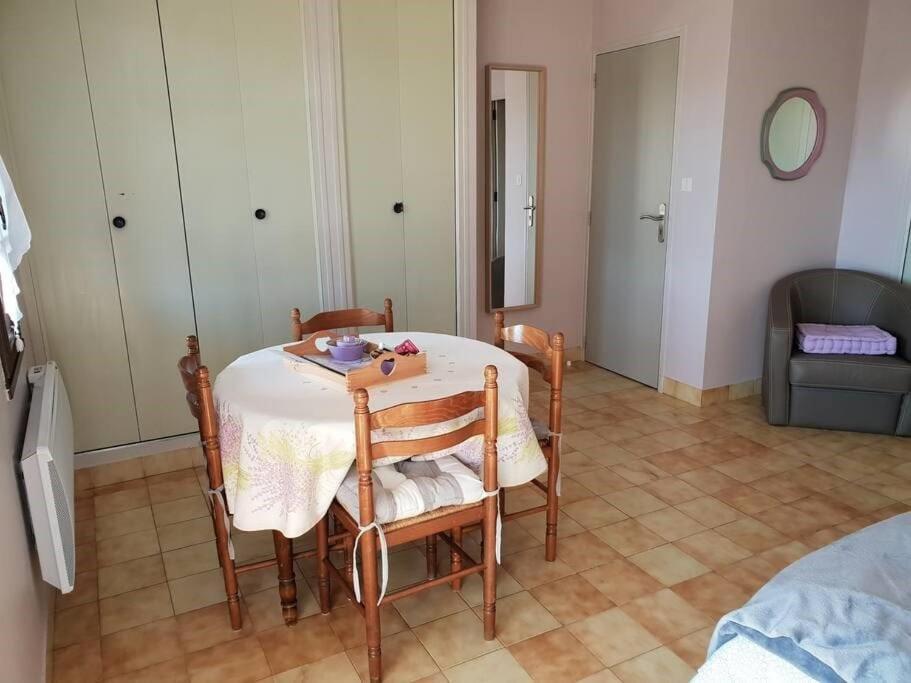 Residence Lou Cigaloun - Ana Location Греу-ле-Бен Екстер'єр фото